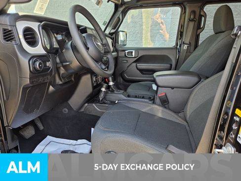 Used 2025 Jeep Wrangler Unlimited Sport AWD/4WD image 4