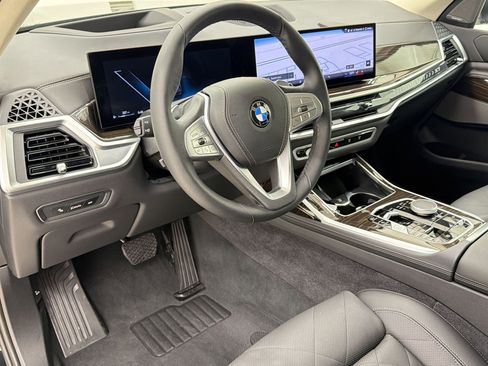 Certified 2024 BMW X7 xDrive40i w/ Premium Package AWD/4WD image 4