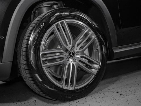 New 2026 Mercedes-Benz GLS 450 4MATIC image 34