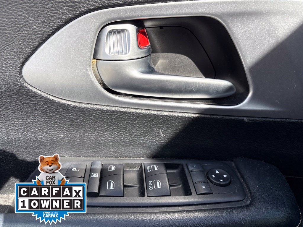 Used 2020 Chrysler Pacifica Touring w/ Advanced Safetytec Group FWD image 8