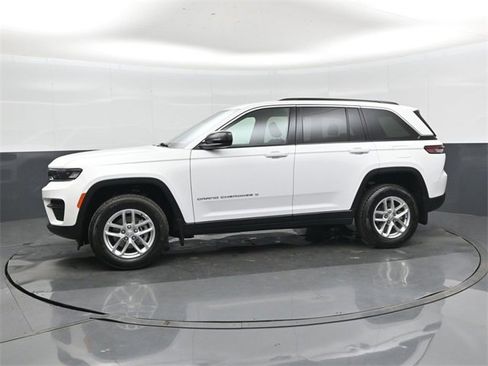 New 2025 Jeep Grand Cherokee Laredo X w/ Luxury Tech Group I image 7