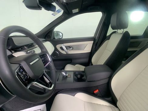 Certified 2024 Land Rover Discovery Sport Dynamic SE image 11