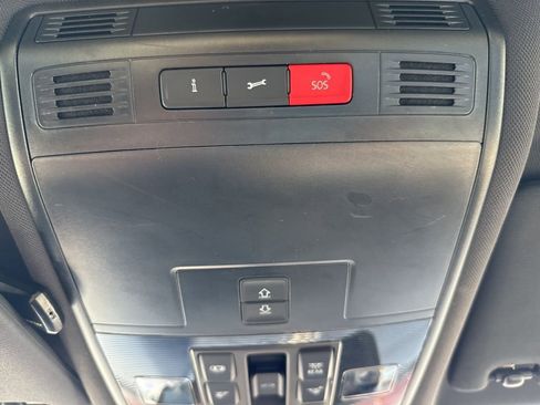 Used 2018 Volkswagen Tiguan SEL image 40