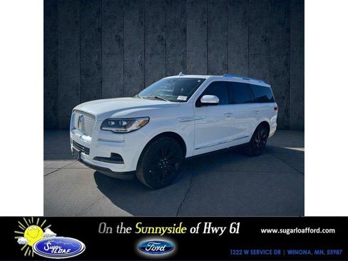 Used 2024 Lincoln Navigator Reserve image 1