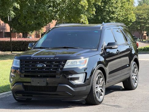 Used 2016 Ford Explorer Sport w/ Equipment Group 401A AWD/4WD image 2
