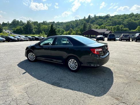 Used 2014 Toyota Camry SE image 6