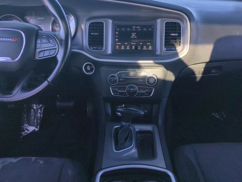 Used 2022 Dodge Charger SXT image 11