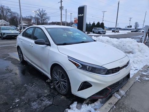Certified 2023 Kia Forte GT-Line image 4