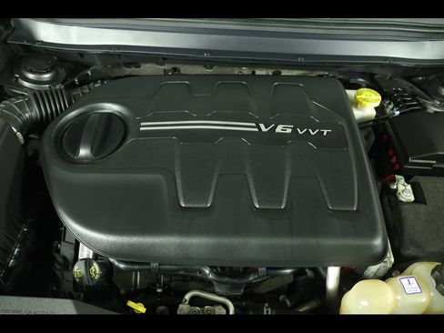 Used 2022 Jeep Cherokee Trailhawk w/ Premium Leather Package AWD/4WD image 19