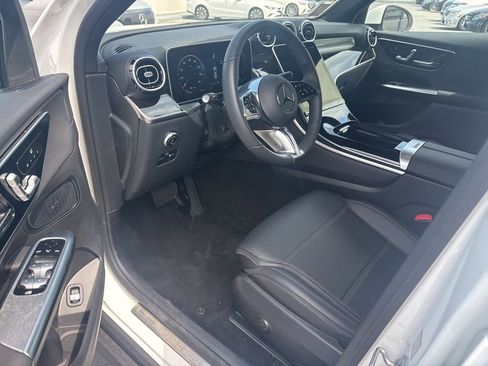 Used 2026 Mercedes-Benz GLC 300 image 8