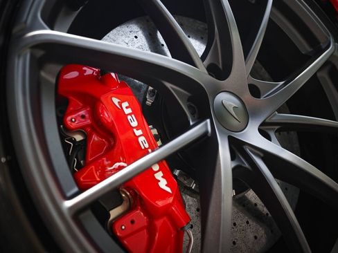 Used 2027 McLaren 750S Spider RWD image 17