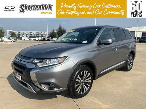 Used 2020 Mitsubishi Outlander SE FWD image 1