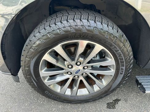 Used 2018 Ford Expedition Max Limited AWD/4WD image 9