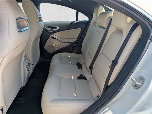 Used 2016 Mercedes-Benz CLA 250 4MATIC image 17