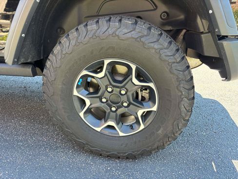 Used 2023 Jeep Wrangler Unlimited Rubicon 4xe w/ Cold Weather Group AWD/4WD image 30
