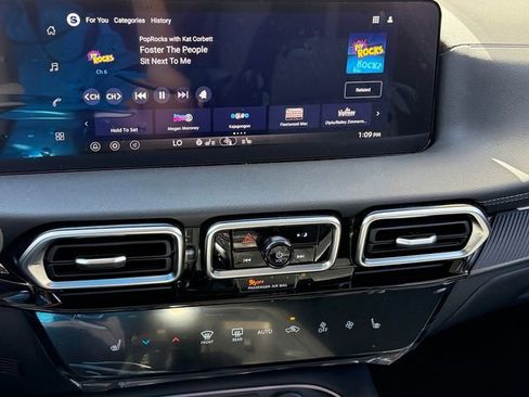 New 2026 Nissan Sentra SV w/ SV Convenience Package FWD image 20