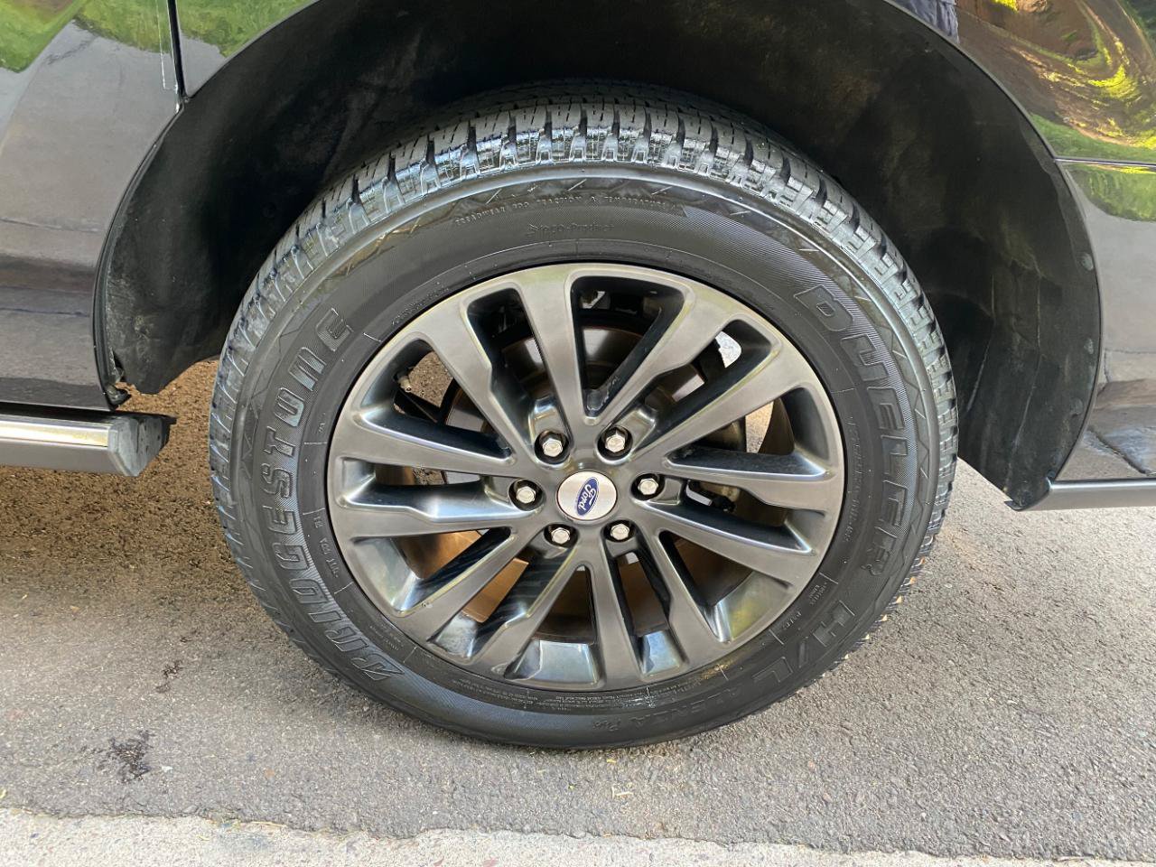 Used 2019 Ford Expedition Max Limited RWD image 27