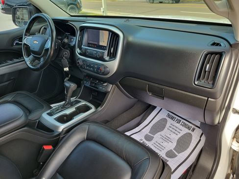 Used 2019 Chevrolet Colorado LT w/ Redline Special Edition image 11