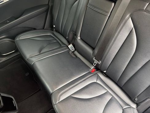 Used 2023 Lincoln Nautilus FWD w/ Premium Package image 20