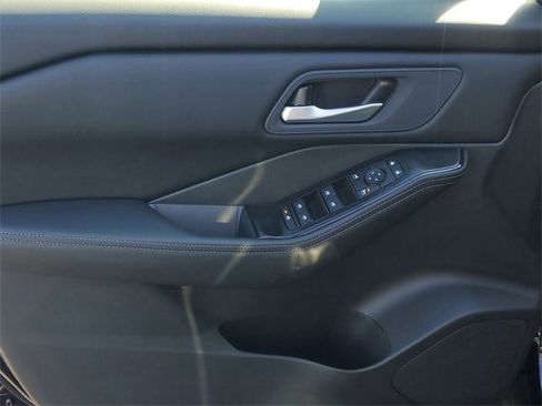 New 2026 Nissan Rogue SV image 7