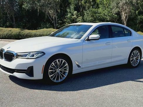 Used 2023 BMW 530i w/ Premium Package image 4