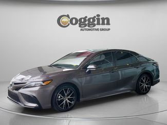 Used 2024 Toyota Camry SE video 1