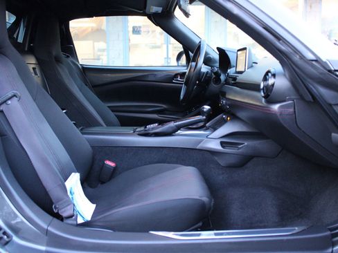 Used 2017 MAZDA MX-5 Miata RF Club image 7