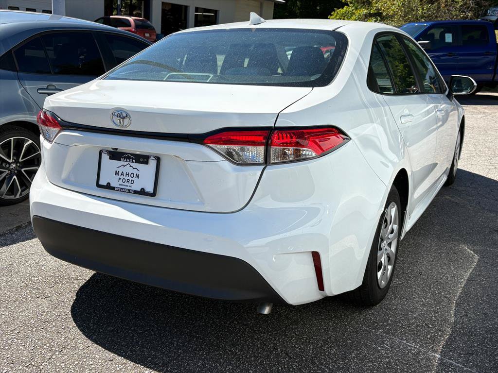 Used 2023 Toyota Corolla LE FWD image 6