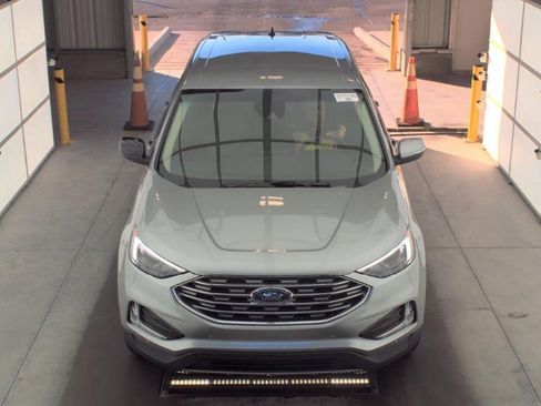 Used 2024 Ford Edge Titanium image 2