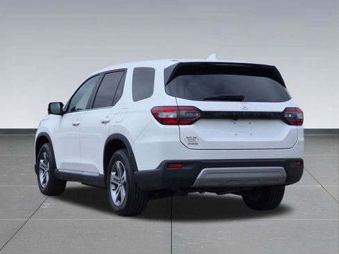 Certified 2025 Honda Pilot EX-L image 5