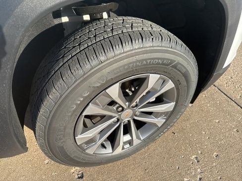 New 2026 Chevrolet Equinox LT image 25