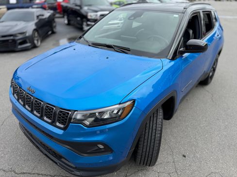 Used 2024 Jeep Compass Latitude w/ Altitude Special Edition AWD/4WD image 15