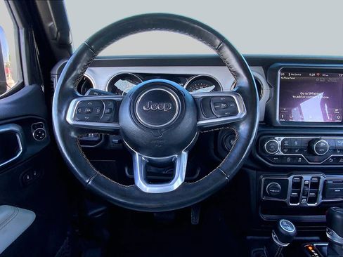 Used 2022 Jeep Gladiator Overland AWD/4WD image 10