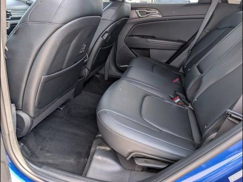 Certified 2024 Kia Sportage EX FWD image 10