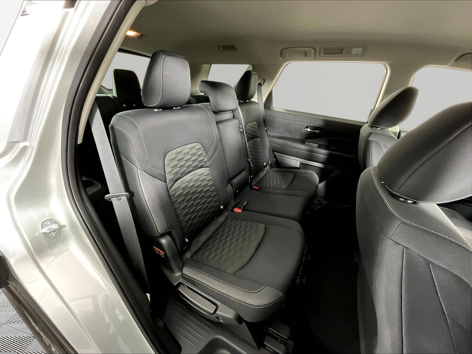 Used 2022 Nissan Pathfinder SV AWD/4WD image 25