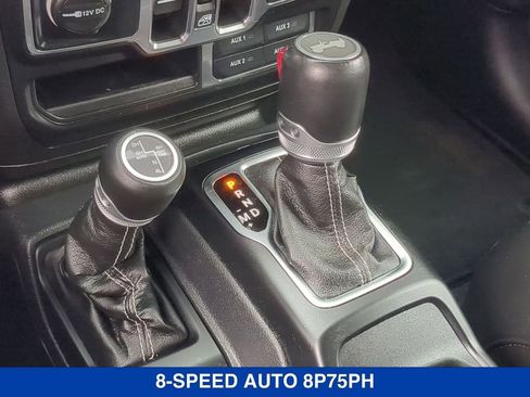 Used 2023 Jeep Wrangler Unlimited Sahara w/ Cold Weather Group AWD/4WD image 13
