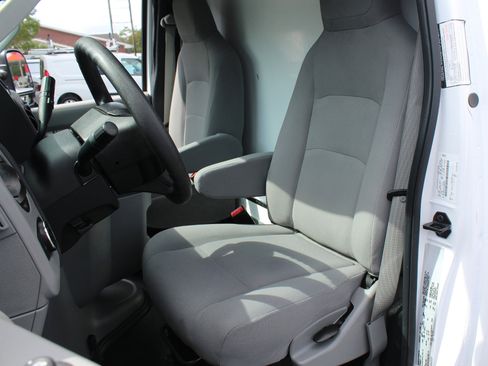 Used 2024 Ford E-450 and Econoline 450 Super Duty w/ Power Windows & Locks Group image 18