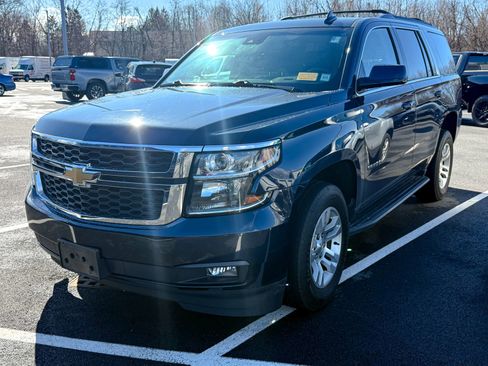 Used 2019 Chevrolet Tahoe LT w/ Luxury Package image 3