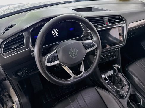 Used 2024 Volkswagen Tiguan SE AWD/4WD image 13