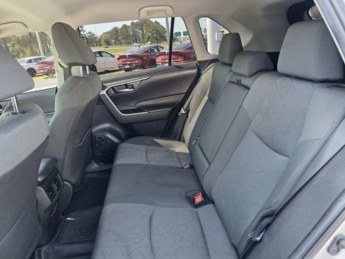 Used 2022 Toyota RAV4 XLE image 7