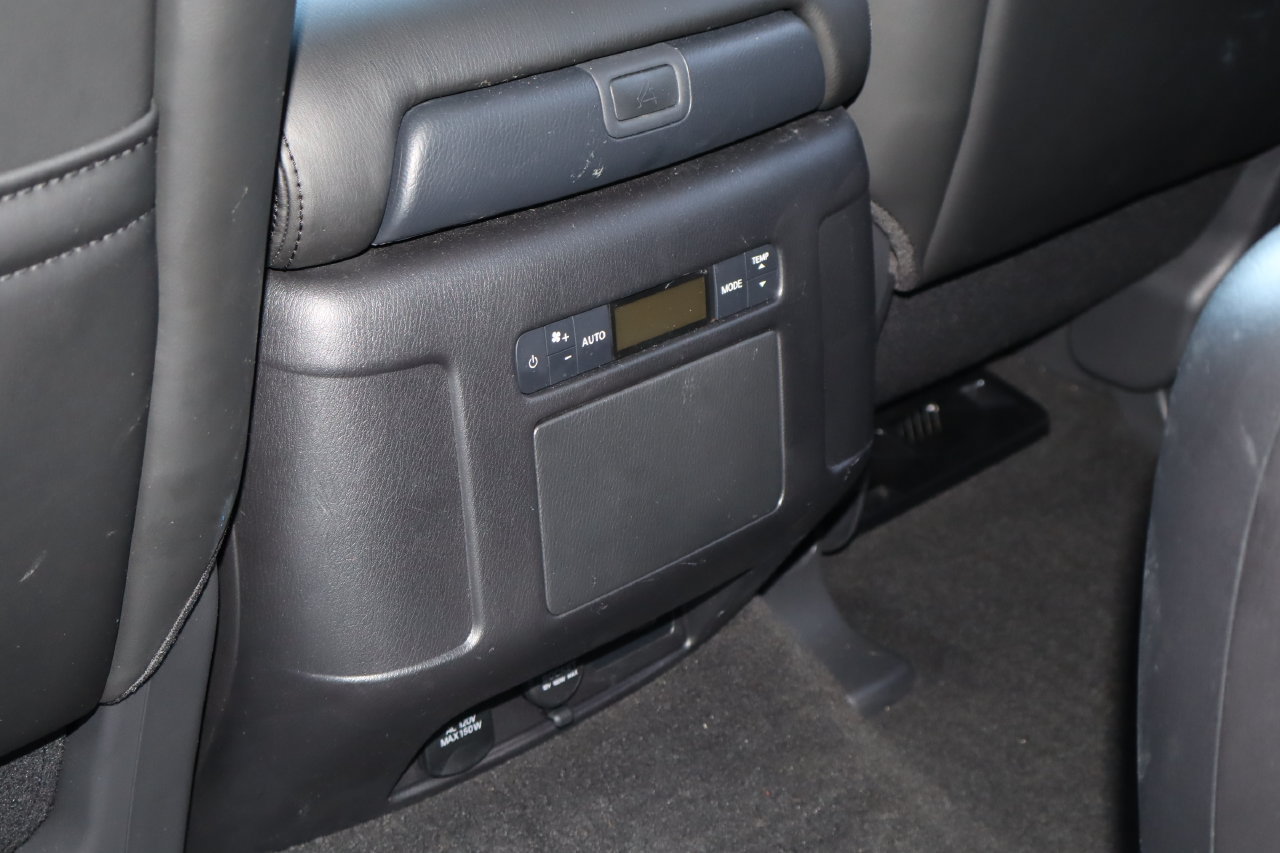 Used 2021 Nissan Armada SL w/ Captain's Chairs Package RWD image 21