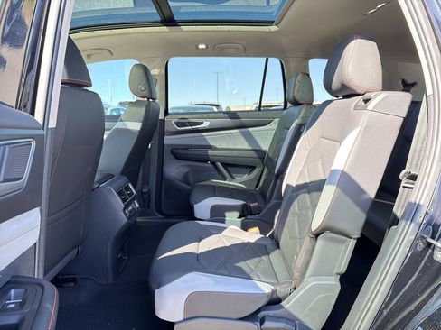 New 2026 Volkswagen Atlas Peak Edition AWD/4WD image 14