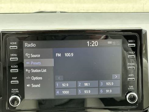 Used 2020 Toyota Corolla LE image 10