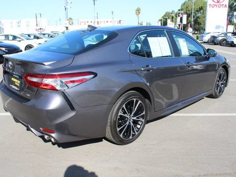 Used 2020 Toyota Camry SE FWD image 17