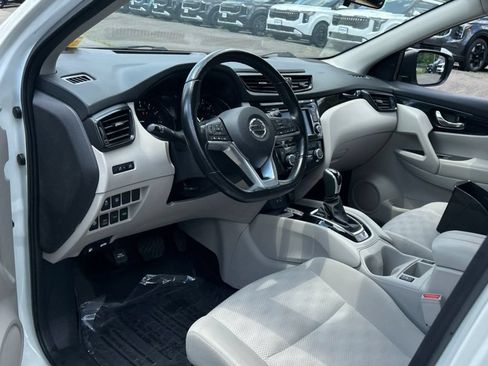 Used 2021 Nissan Rogue Sport SV AWD/4WD image 18