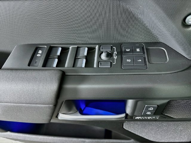 New 2026 Land Rover Defender 110 X-Dynamic SE AWD/4WD image 19