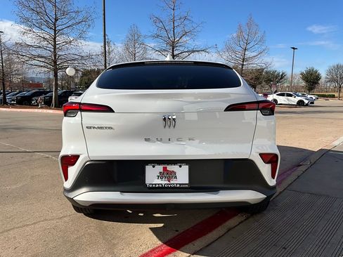 Used 2025 Buick Envista Preferred image 7