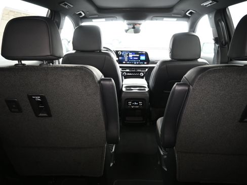 New 2026 Chevrolet Traverse High Country w/ LPO, Floor Liner Package AWD/4WD image 15