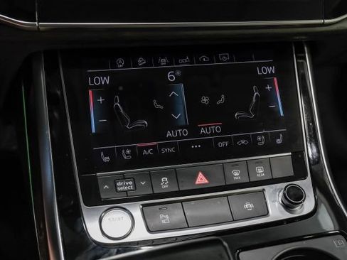 Used 2019 Audi Q8 Premium Plus w/ Premium Plus AWD/4WD image 22