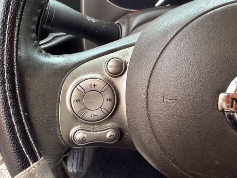 Used 2010 Nissan Cube 1.8 S w/ Interior Designer Pkg FWD image 14